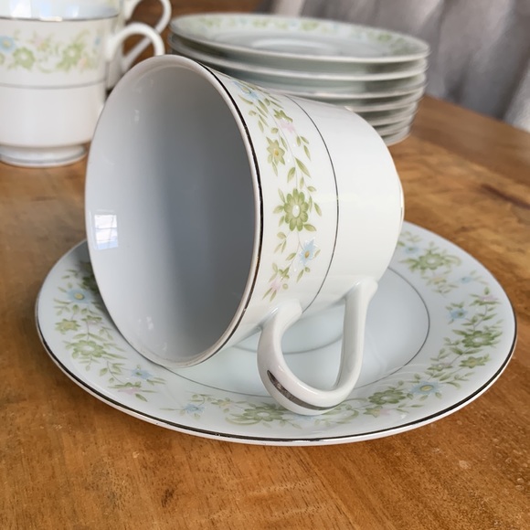Royal Wentworth Pauline Teacup and Saucer - Picture 4 of 13